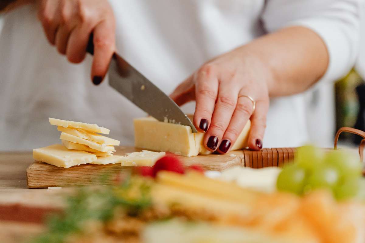 Il trucco migliore per conservare il formaggio in frigo: non avresti mai pensato fosse così facile