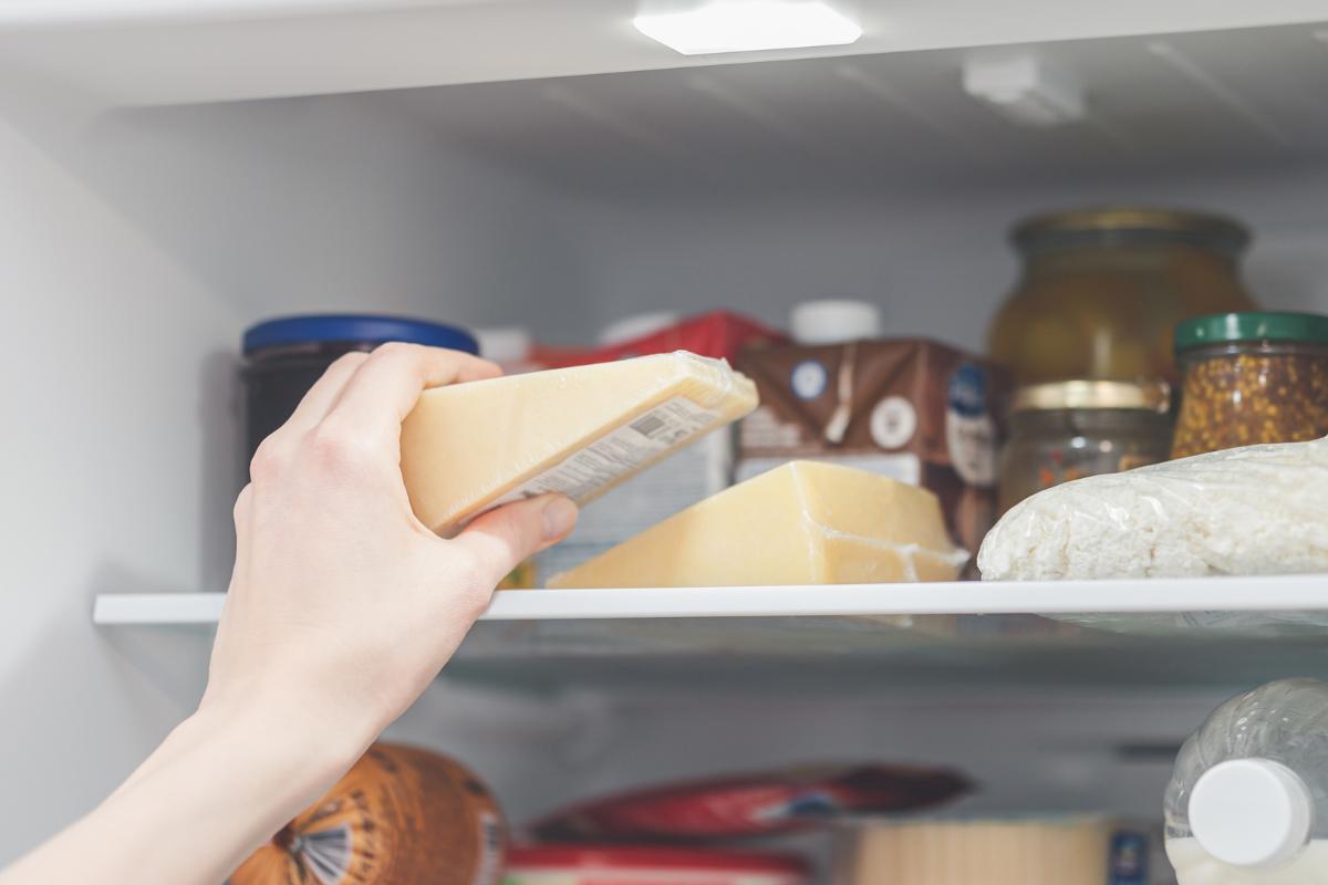 Il metodo innovativo con aceto bianco per conservare il formaggio