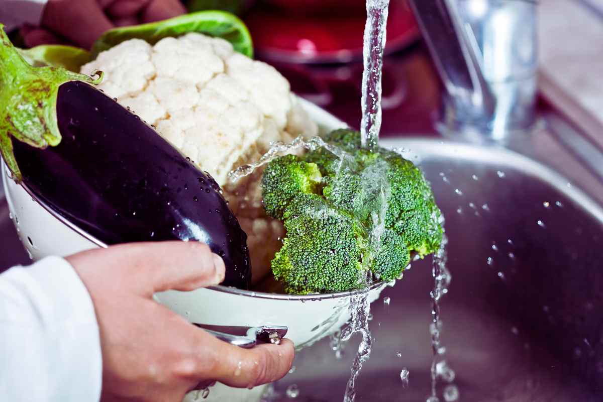Bicarbonato per lavare le verdure? Attenzione o rischi di fare peggio con queste